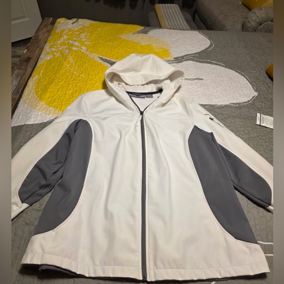Free Tech Jackets & Blazers - Stylish Women's Ski Jacket in White and Gray